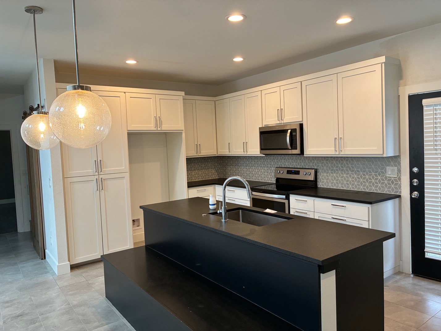 1777-3876798-20260225-403-Summit-Ridge-Drive-4
