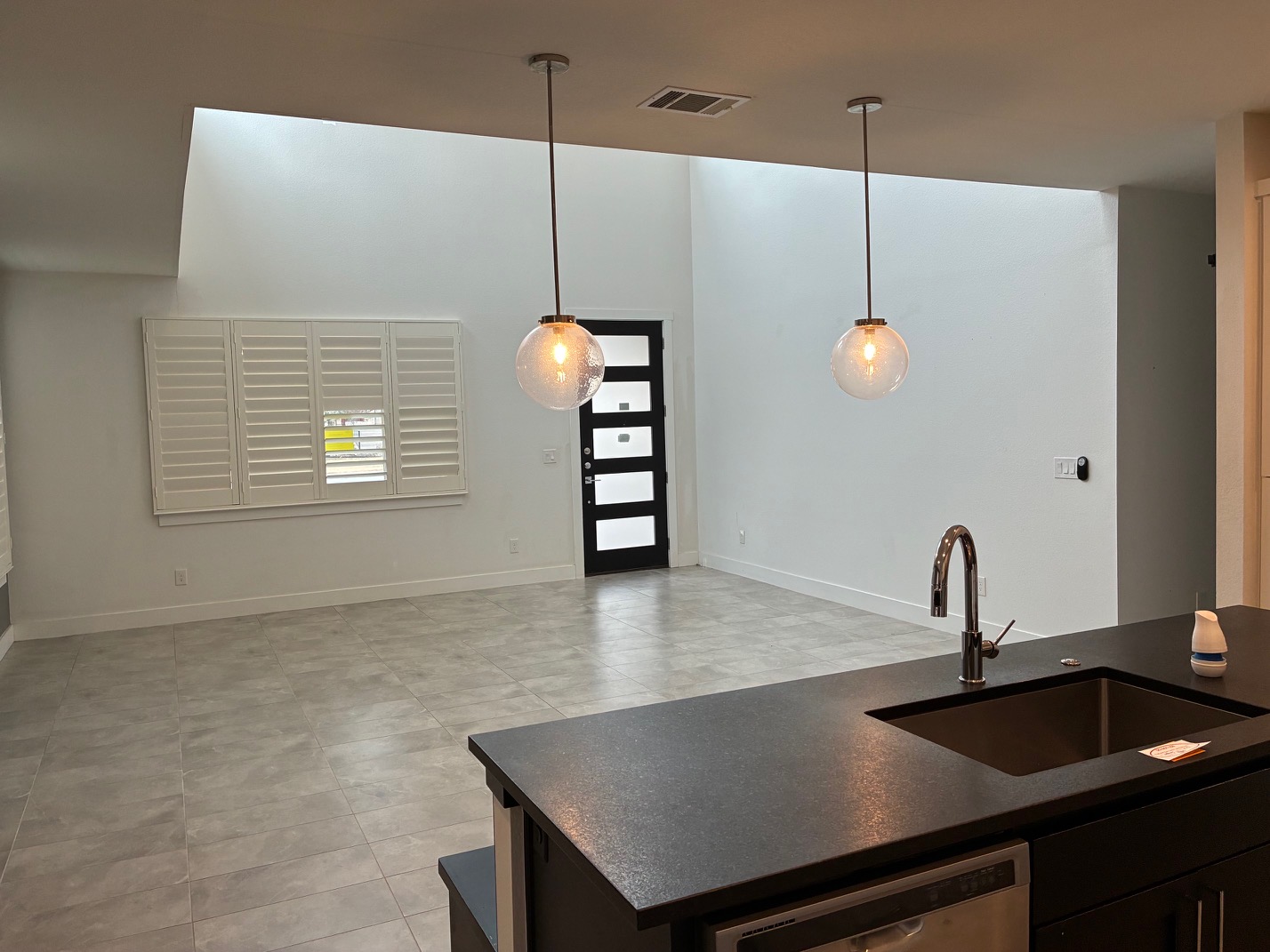 1777-3876798-20260225-403-Summit-Ridge-Drive-5