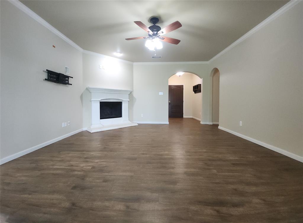 1831-21256373-20260430-7009-Turnberry-Drive-16