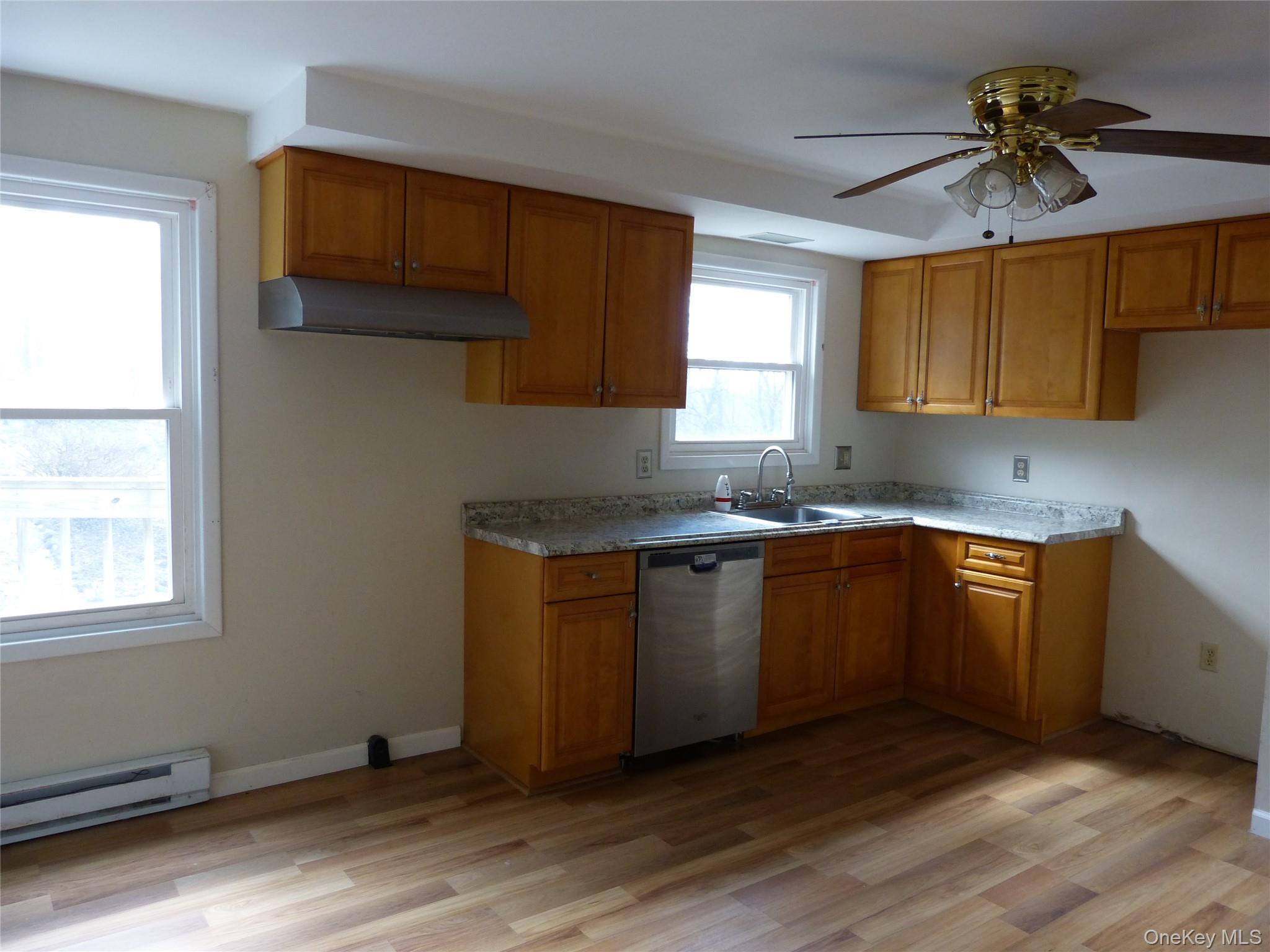 1941-KEY976271-20260324-25-Liberty-Corners-Road-4