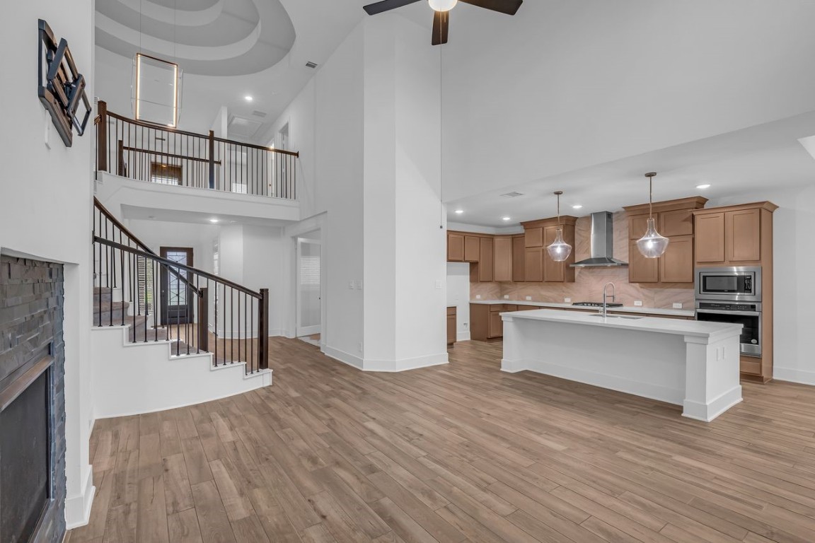 2024-39363204-20260421-23604-Olive-Creek-Lane-10