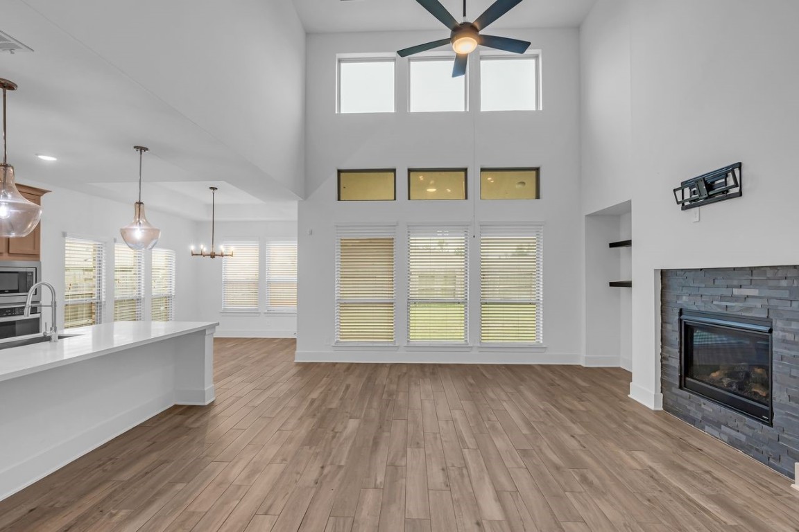 2024-39363204-20260421-23604-Olive-Creek-Lane-11
