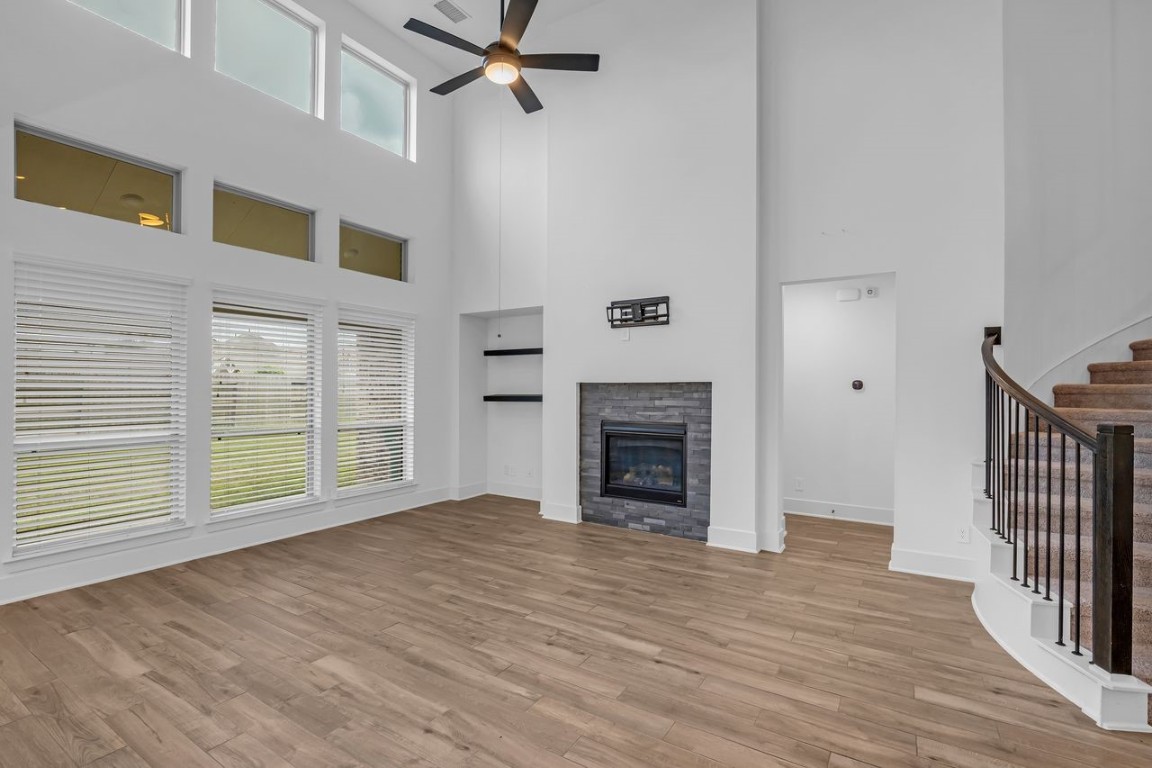 2024-39363204-20260421-23604-Olive-Creek-Lane-12