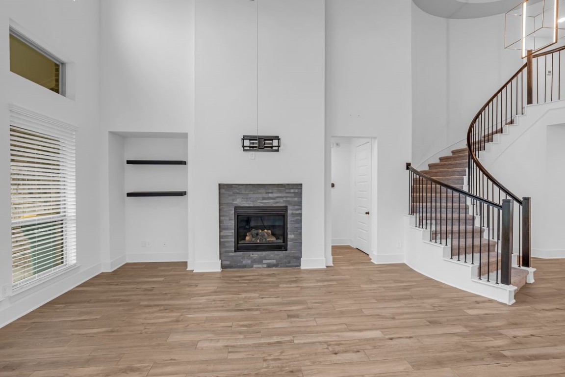 2024-39363204-20260421-23604-Olive-Creek-Lane-8