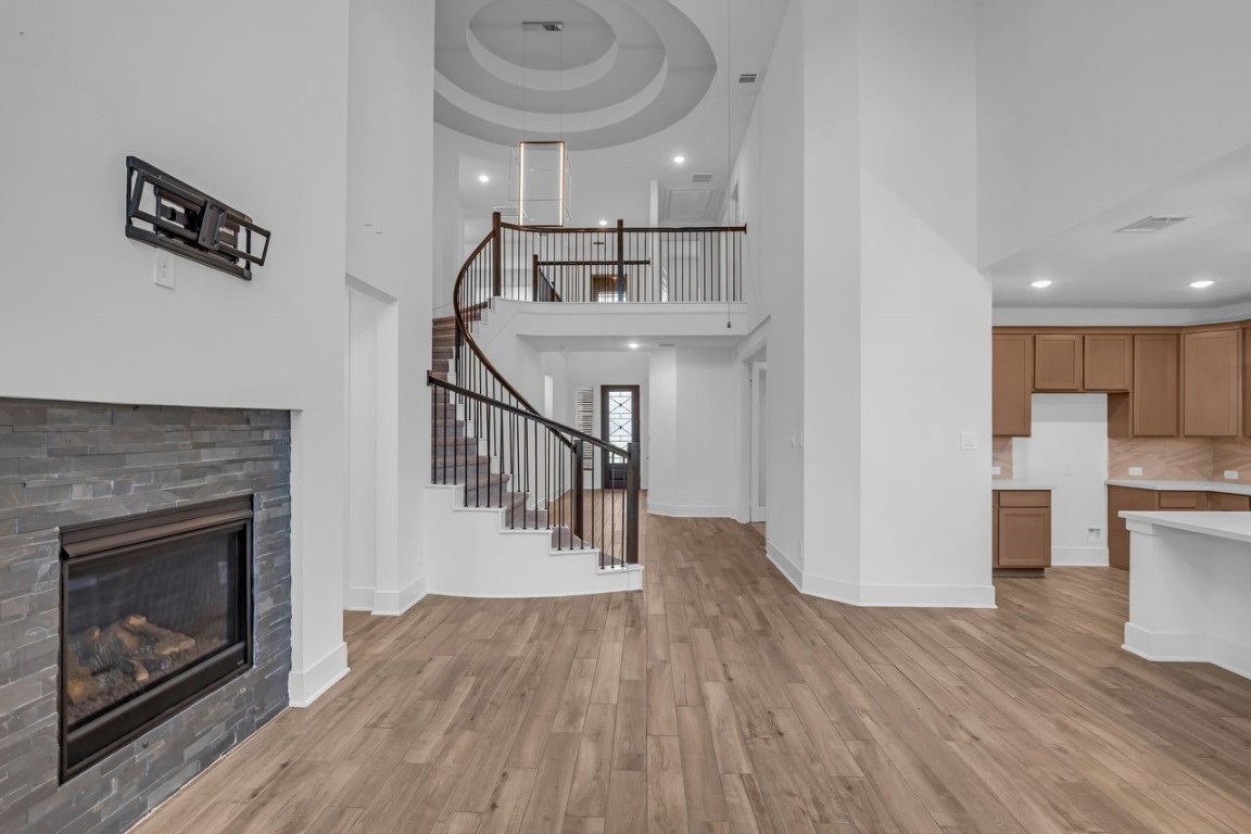 2024-39363204-20260421-23604-Olive-Creek-Lane-9