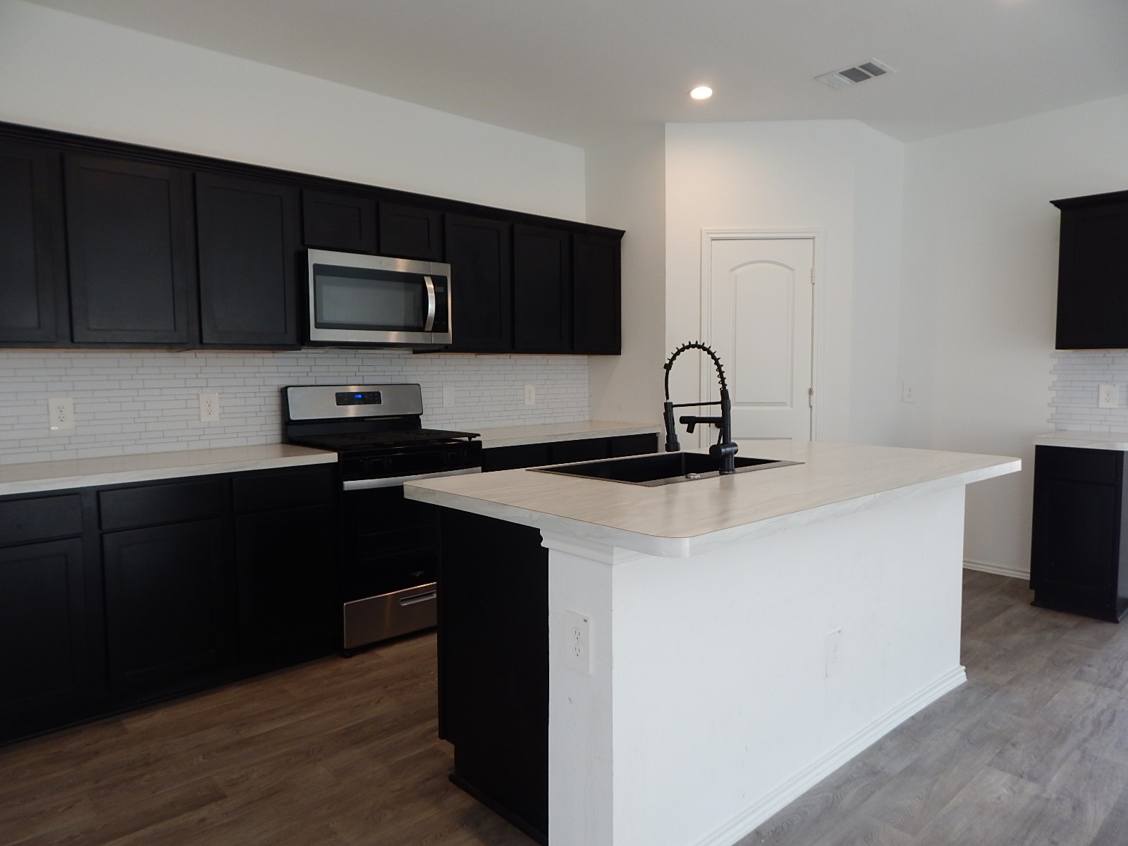 2024-48640444-20260301-14568-Lily-Plains-Drive-4
