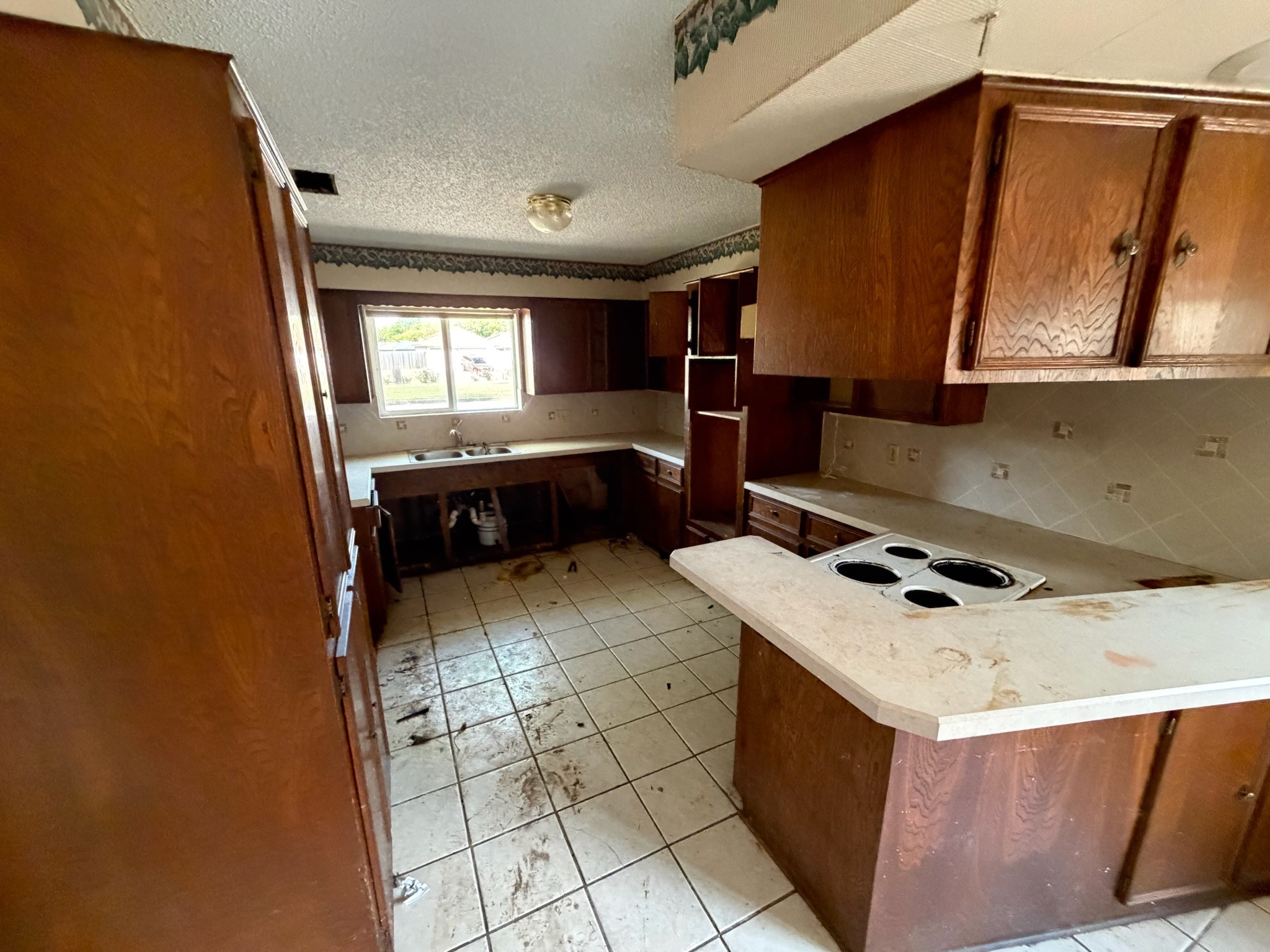 2024-79145373-20260410-1706-El-Dorado-Boulevard-17