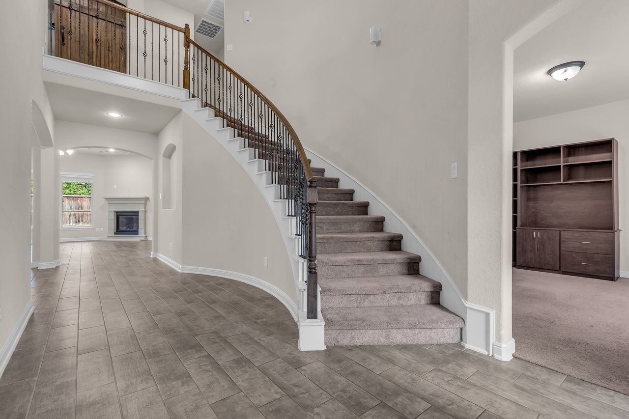 2024-92540435-20251231-2739-Barrington-Branch-Drive-5